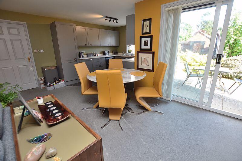 Living Dining Area