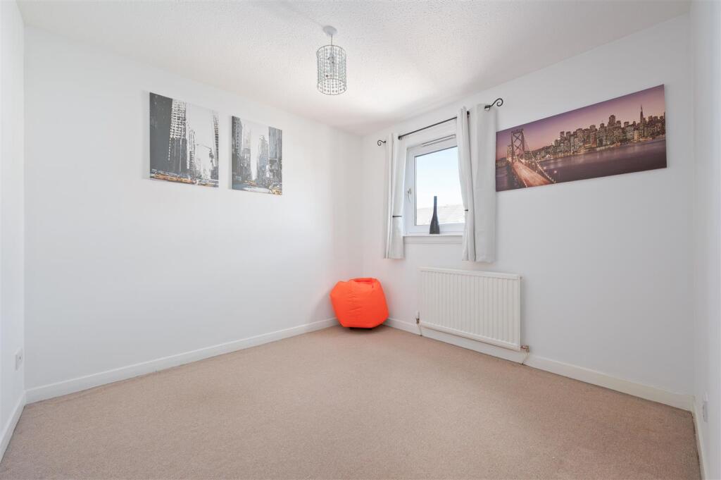 7 Fairley Court 019.JPG