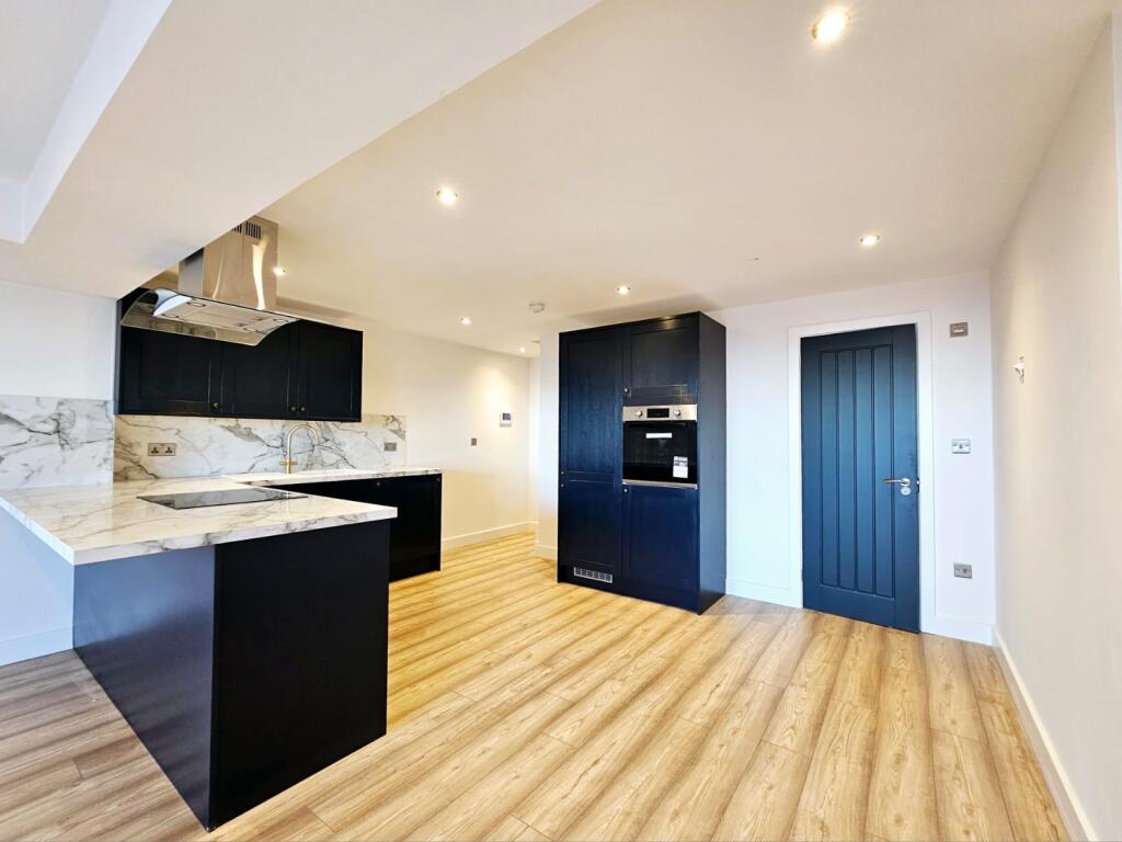 c6958585-a960-4b20-8e0b-72dab286fa95