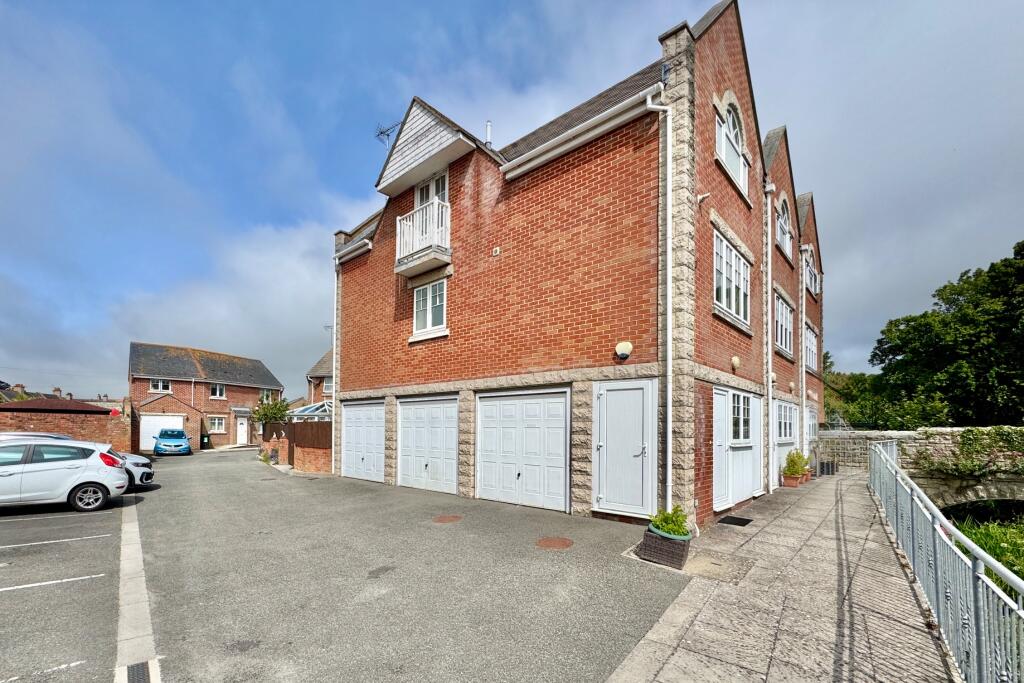 Chestnut Mews