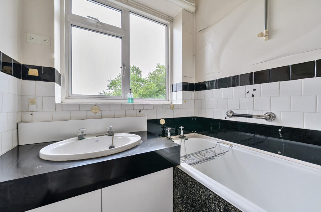 1317782-10-6864fe...