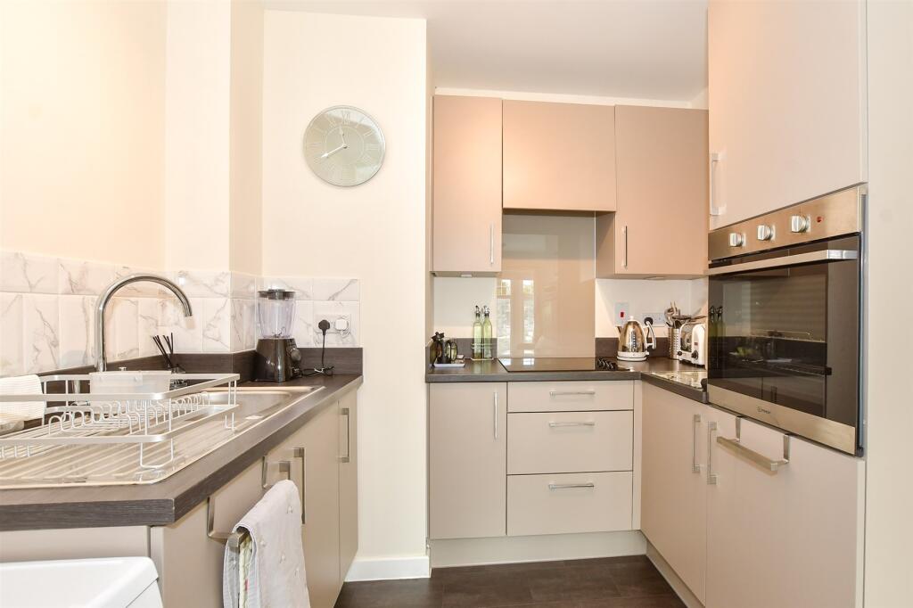 Lounge/Kitchen