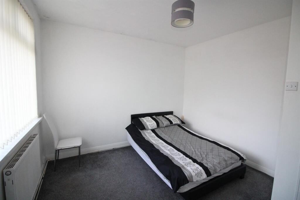 Bed2.JPG