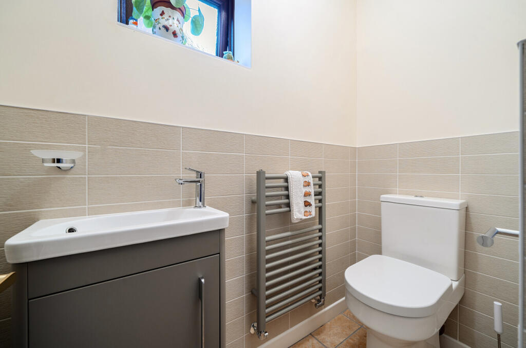 1388748-17-693aeb...