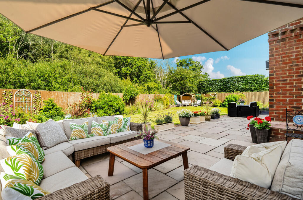 Alfresco Dining