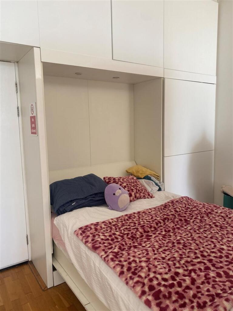 Bed.jpg