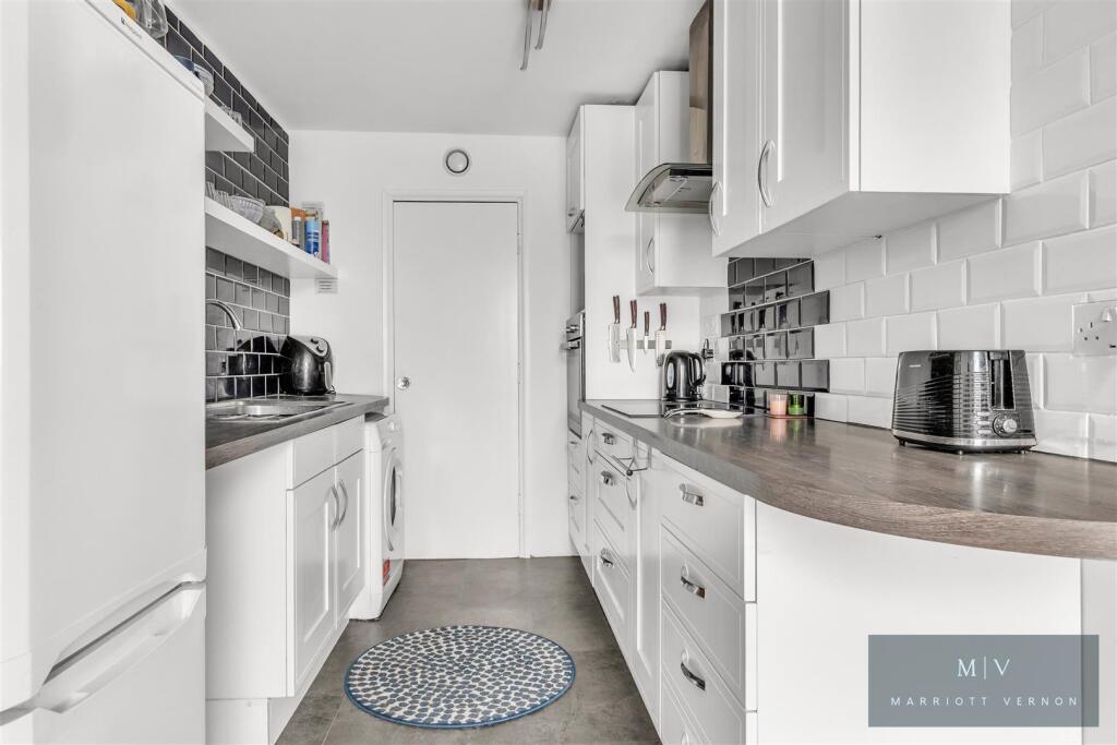 Maybourne Grange 18 MV-7.jpg