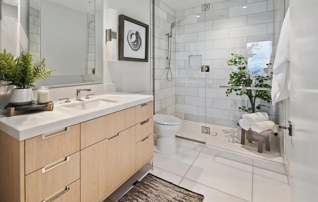 ensuite.jpg