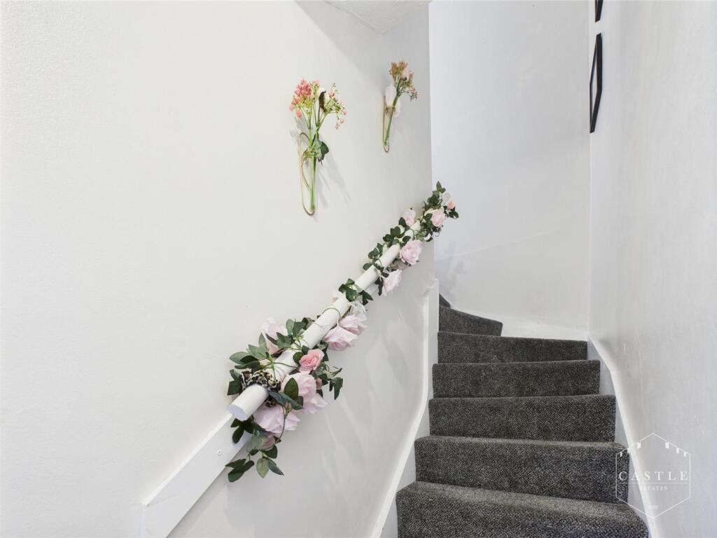 GROUND FLOOR ENTRANCE HALL