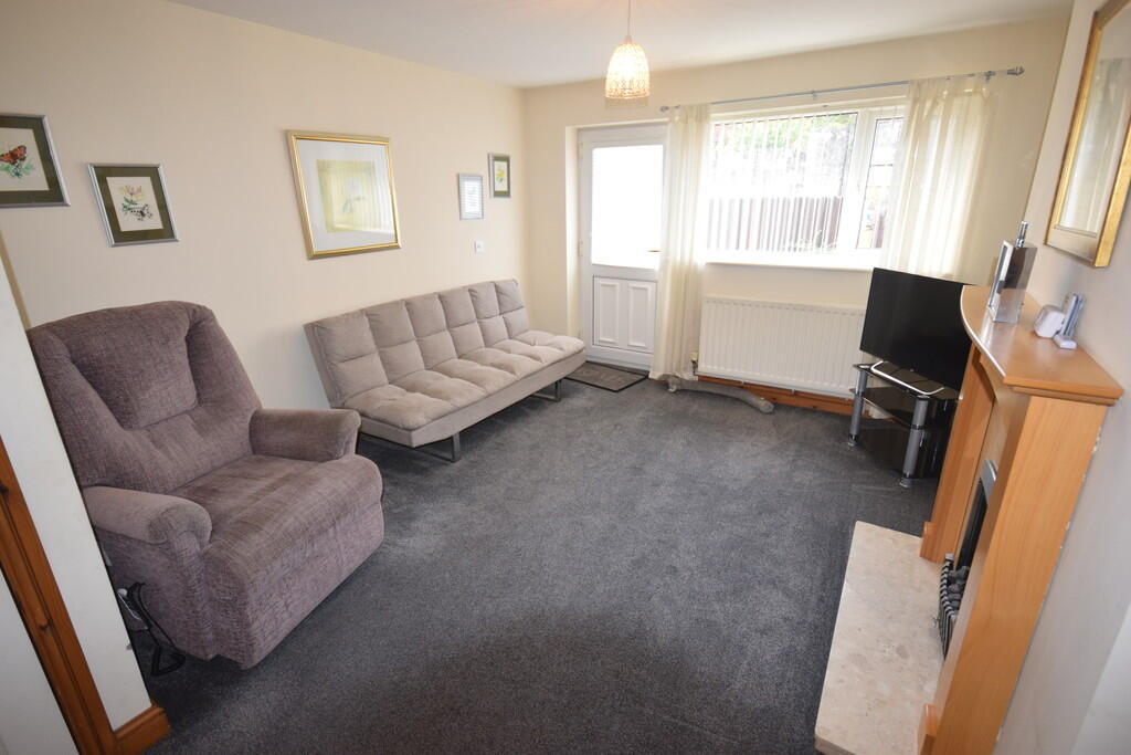 LOUNGE ROOM 