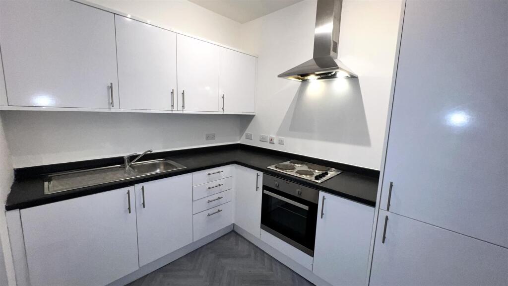 Kitchen 1.jpeg