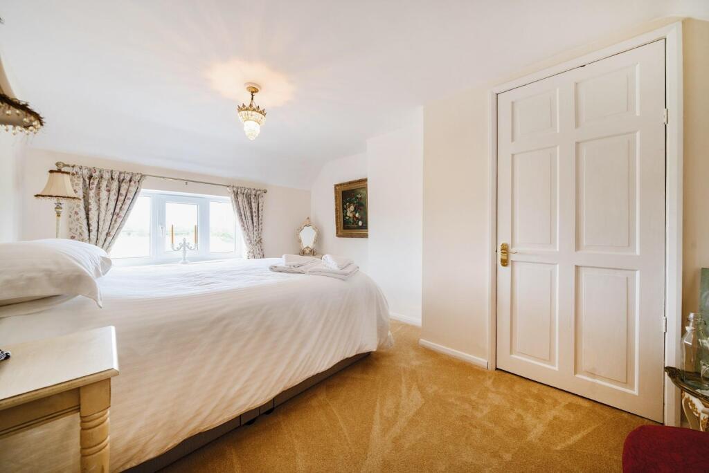 SECOND DOUBLE BEDROOM.jpg