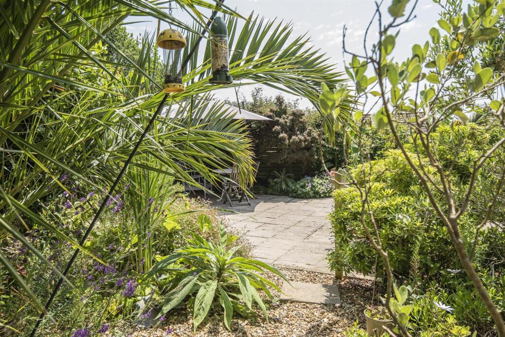 Garden LS.jpg