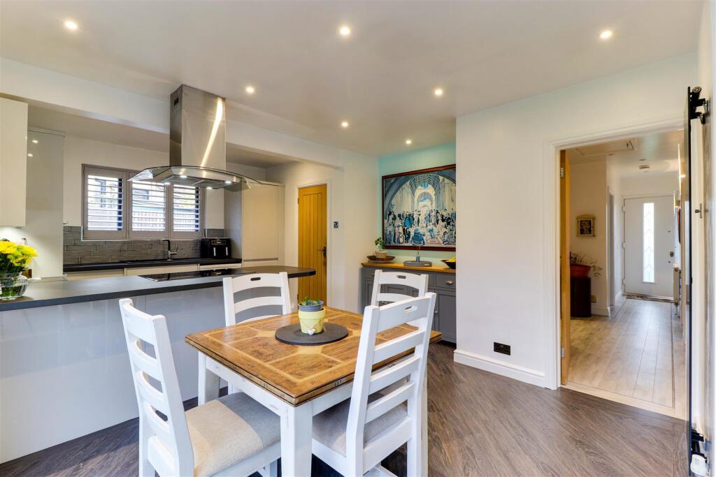 11. Kitchen Diner 1.3.jpg