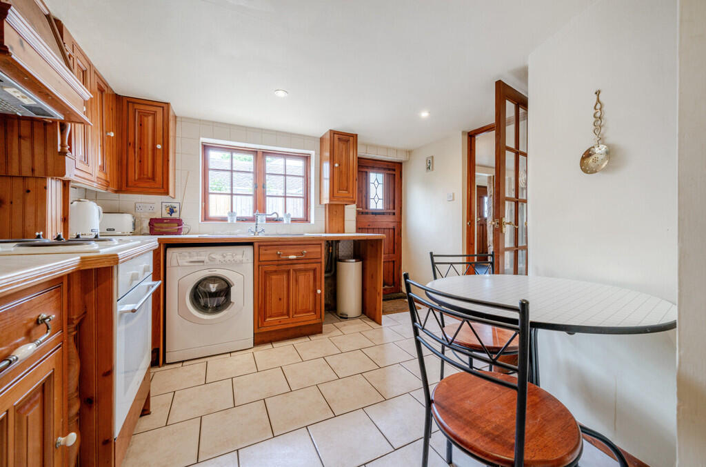 1300251-9-6838662...