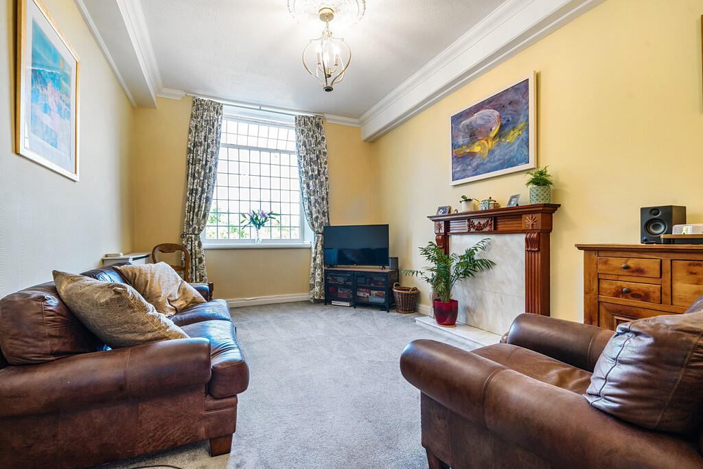 Living/Dining Roo...