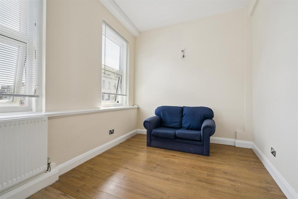 Flat A 118 Mitcham Road reception 1.jpg