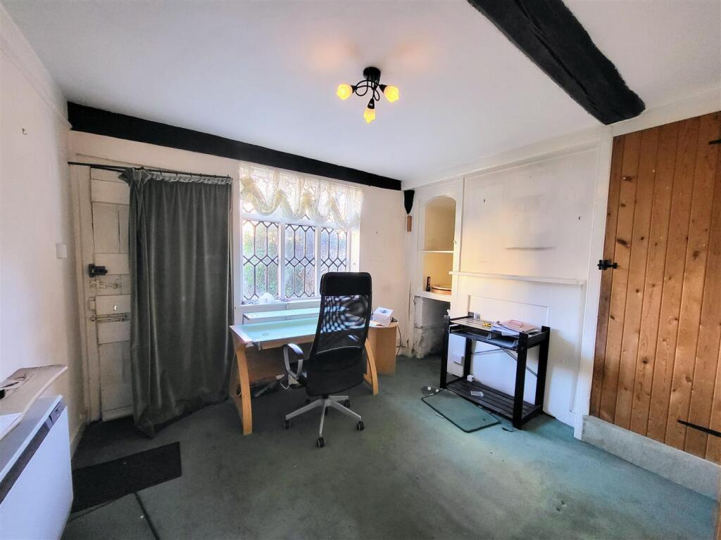 SITTING ROOM
