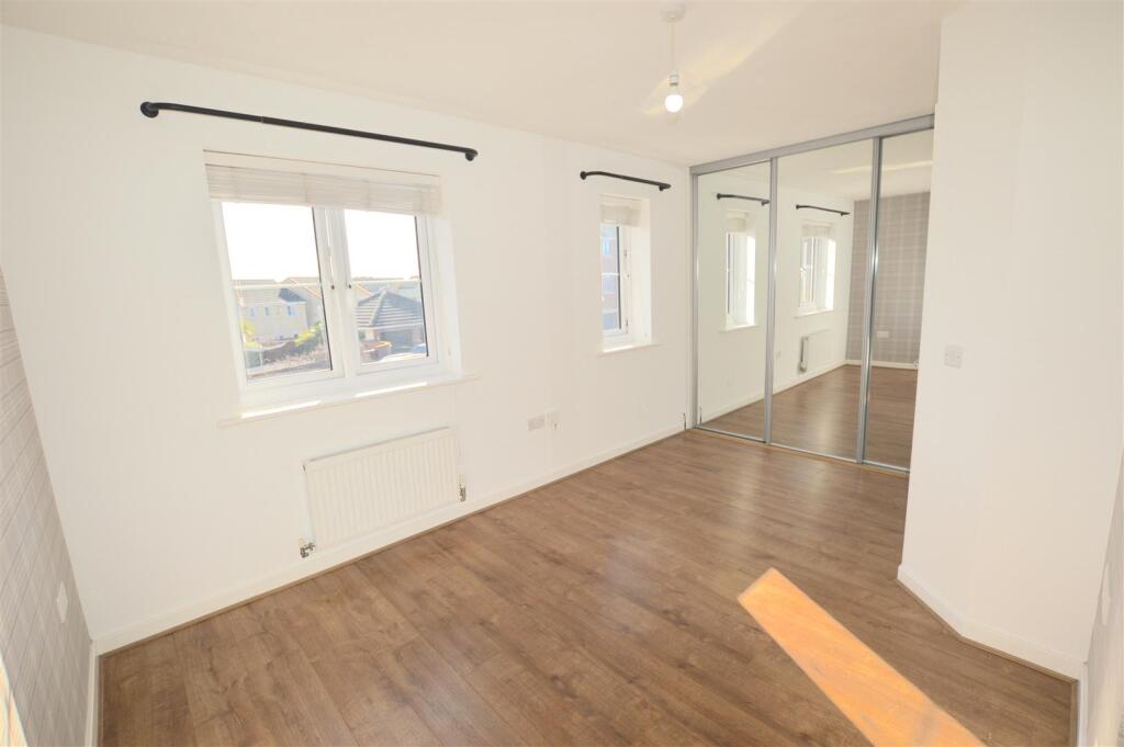 13 Hexham Gardens Bedroom 1.JPG