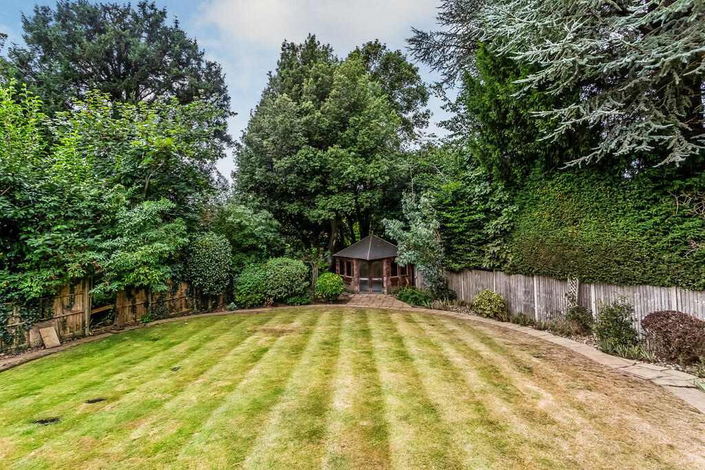 8a-Beechcroft-25