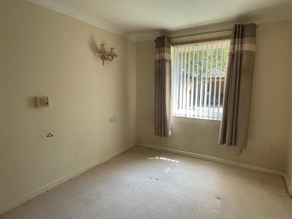 Bedroom,.jpg