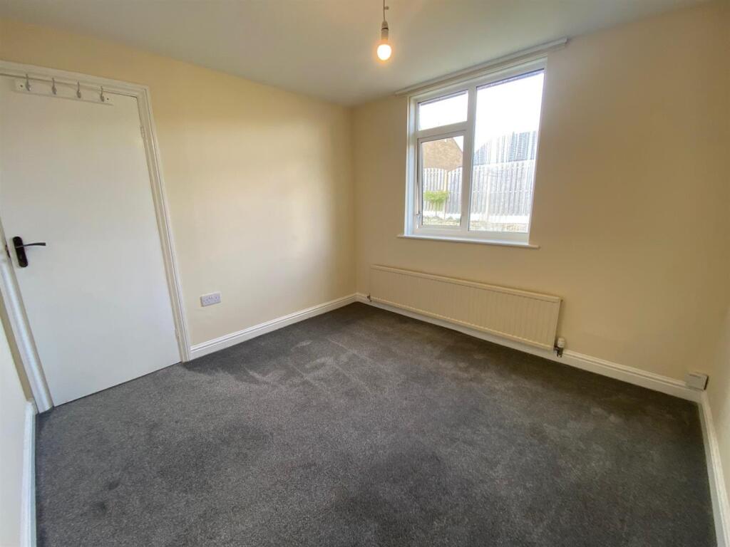 BEDROOM 5.jpg