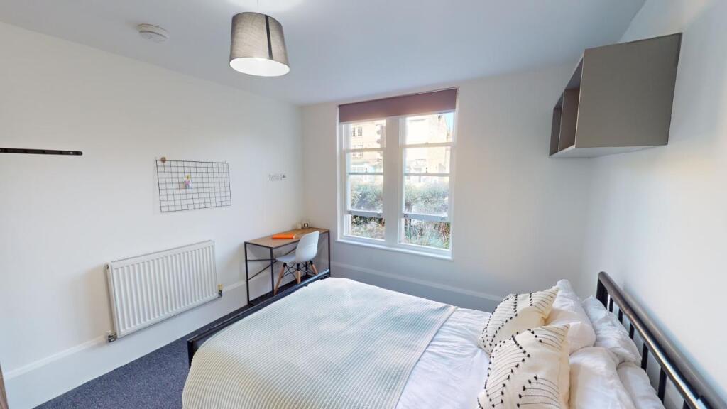Flat-6-Piccadilly-Place-Bedroom-1.jpg