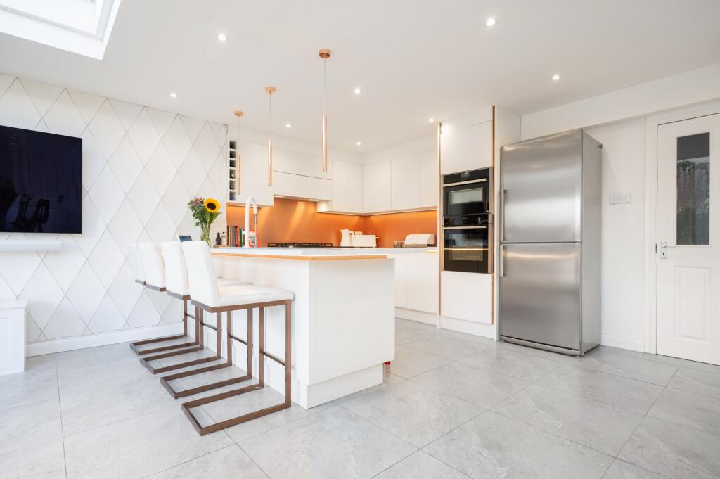 Kitchen/Entertainment