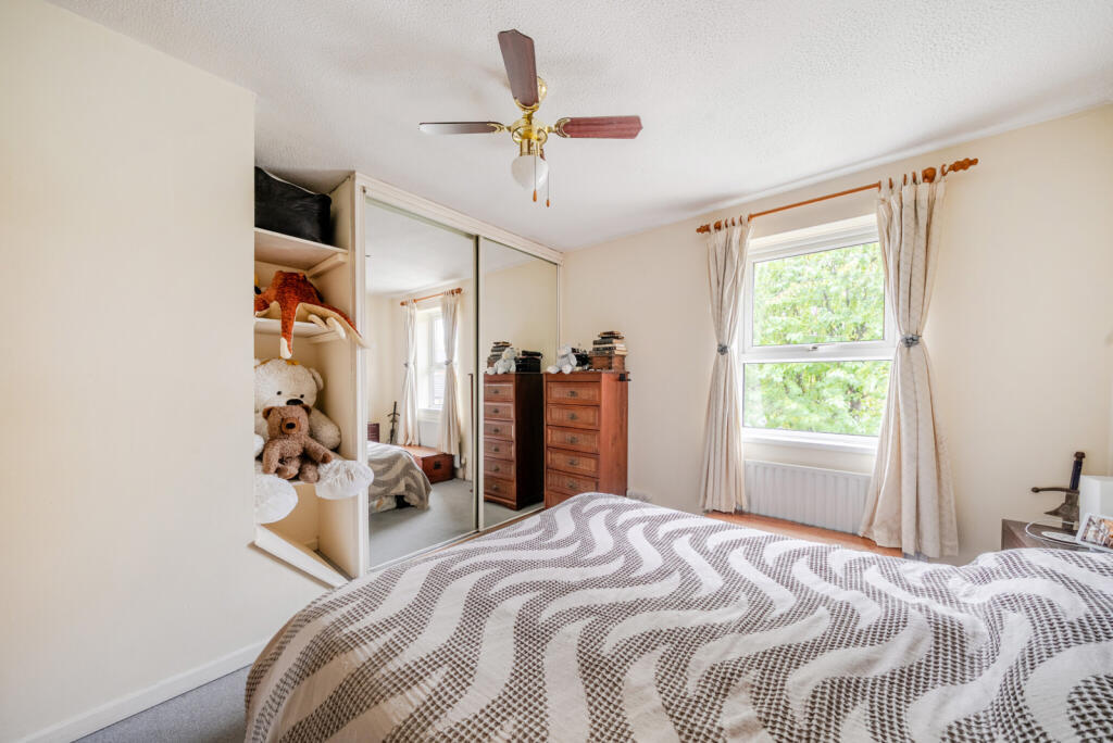 1370913-10-68f63b...