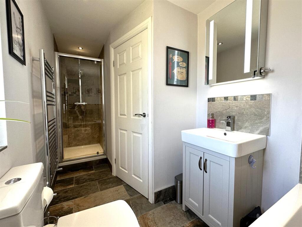 Four-Piece Bathroom 963