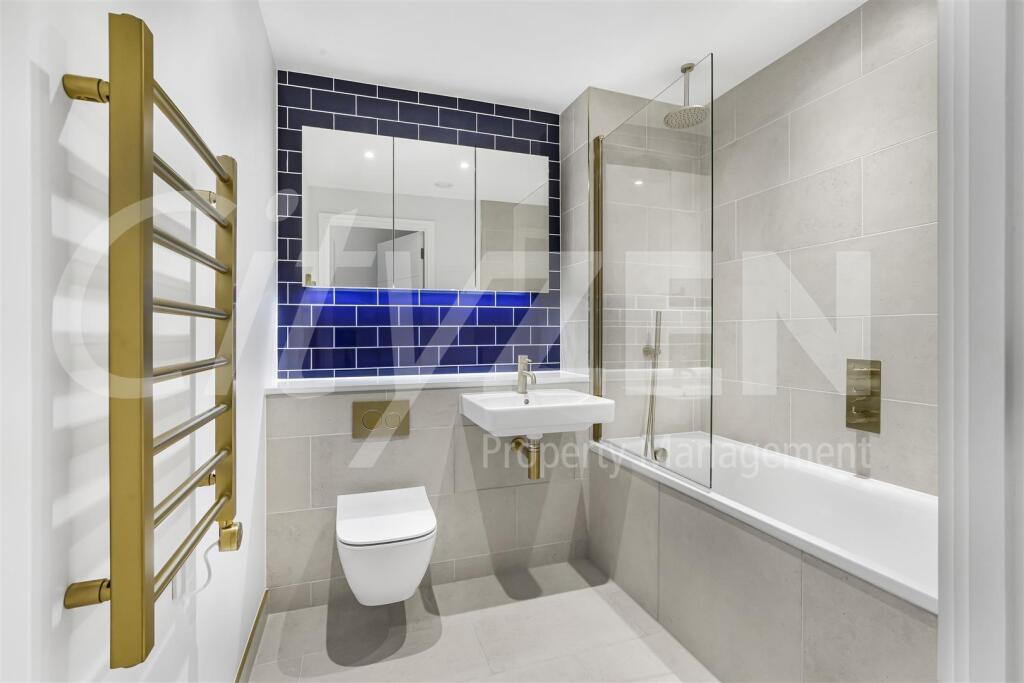 BATHROOM (PHOTO OF SIMILAR APARTMENT)