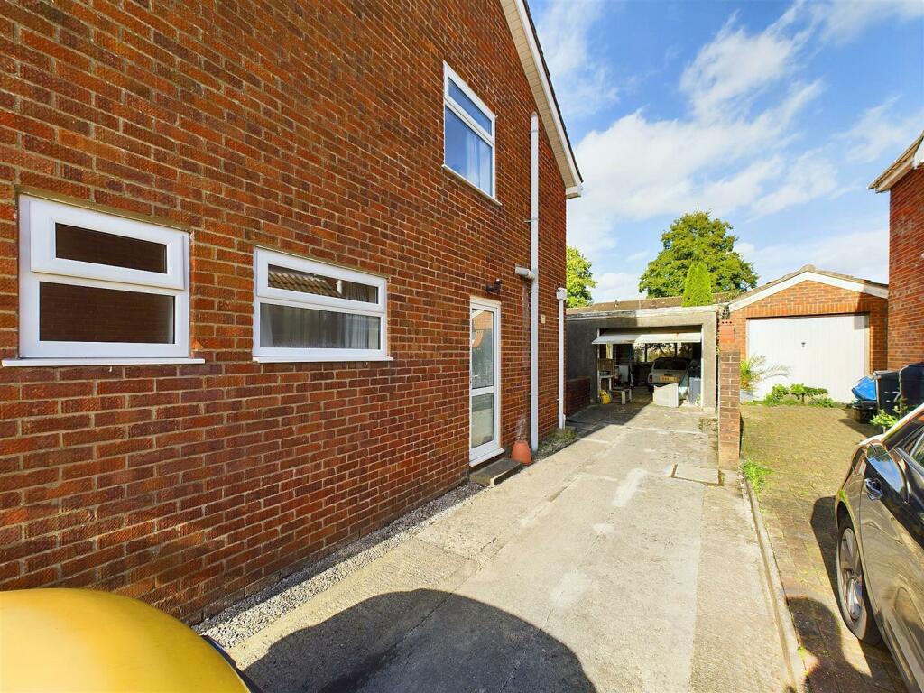 14 - Semi-detached House for Auction, Whitchurch.j