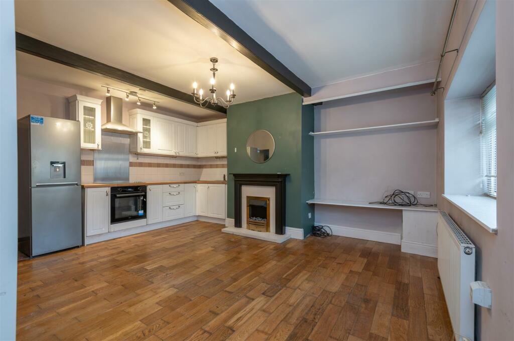 03 - 16 Back Clough HX3 7HH.jpg