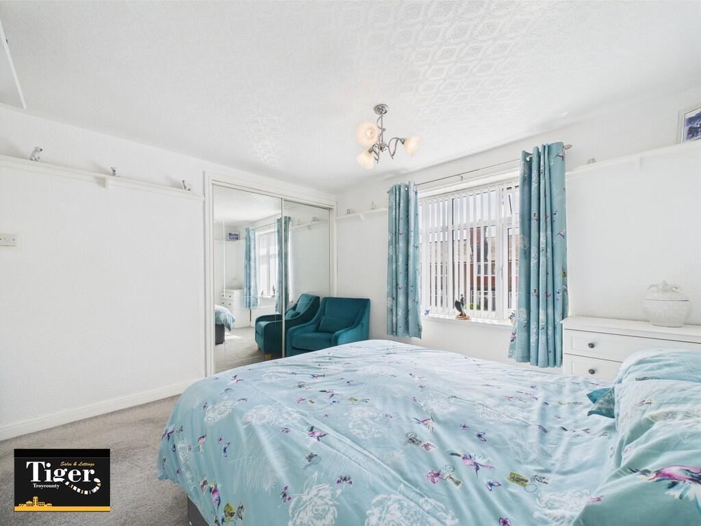 CAM02176G0-PR0567...