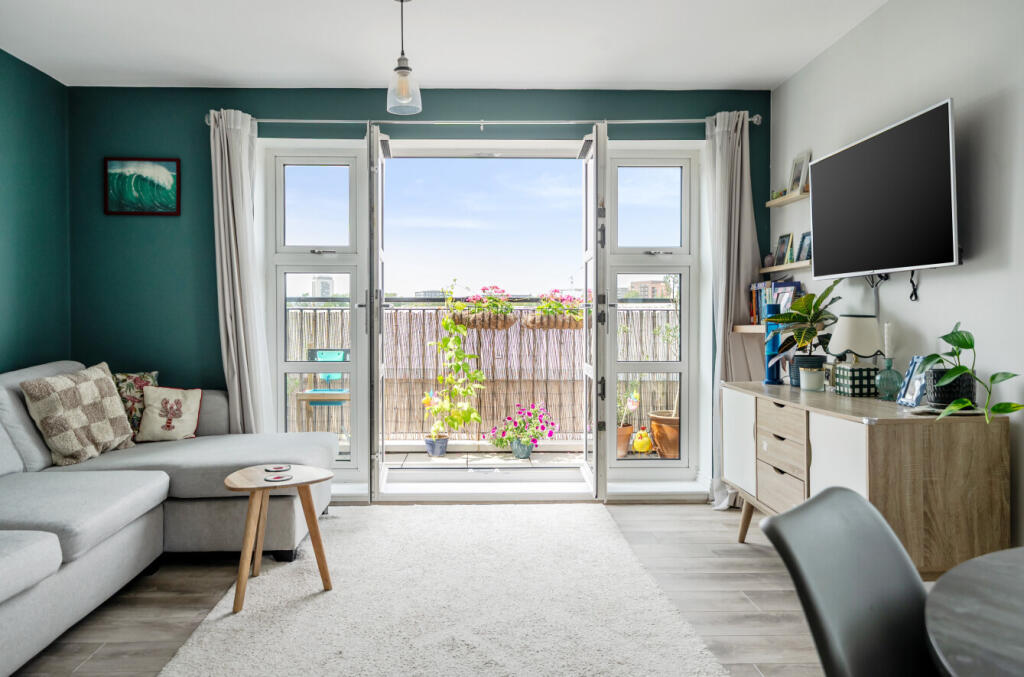 1335403-4-6894adf...