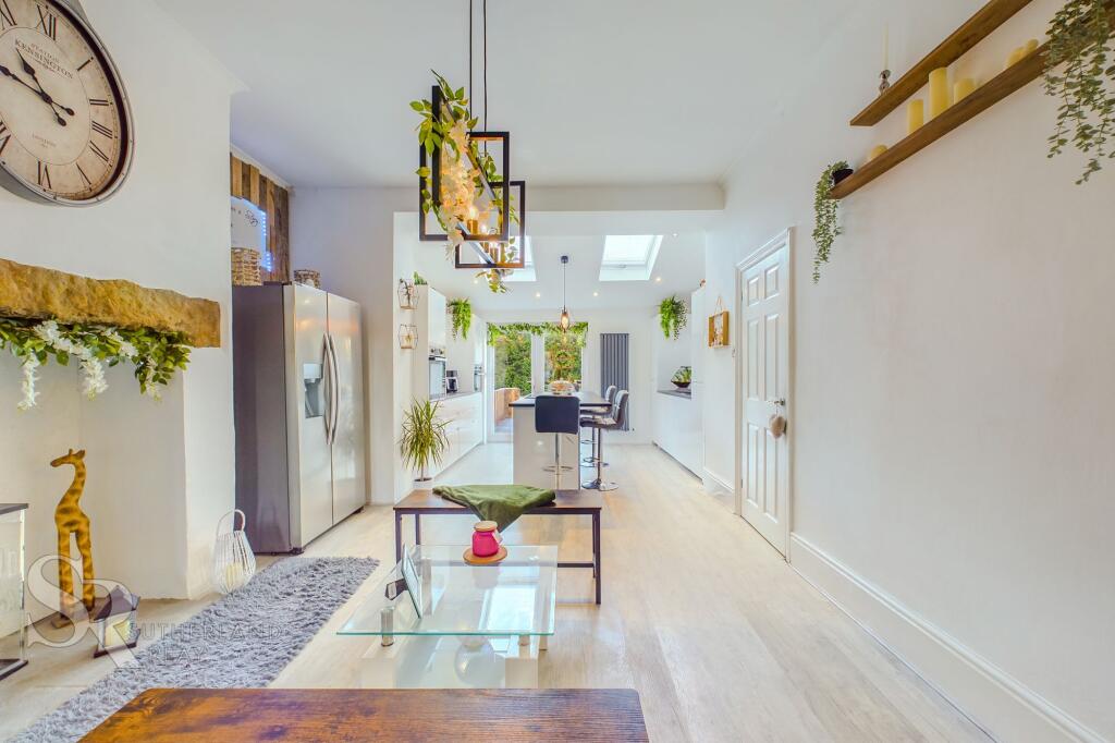 Kitchen Diner / Snug