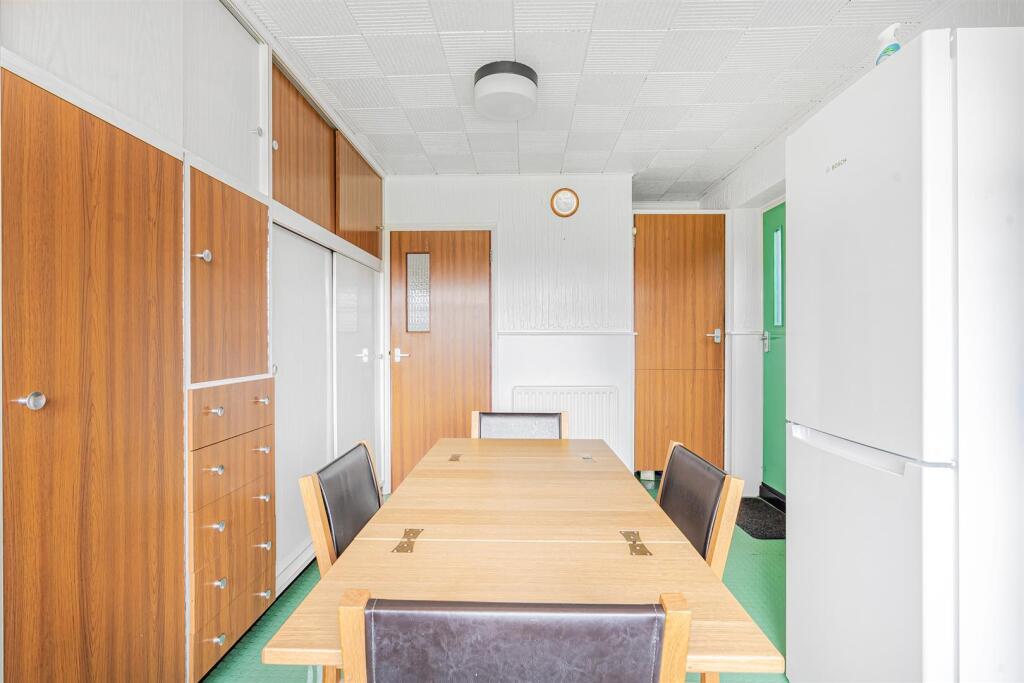 Kitchen / Breakfast Room