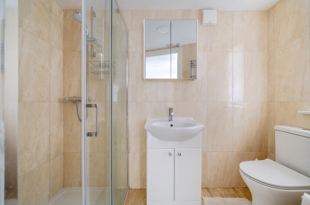 1296444-20-682b46...