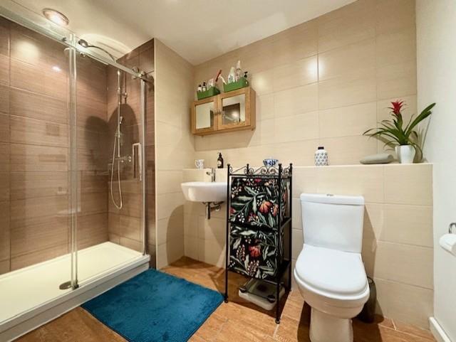 Family Shower Room