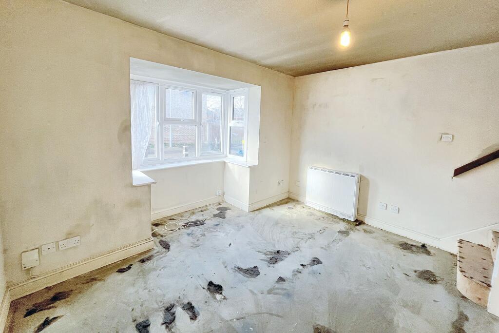 28 Springfield Place, New Malden KT3 3LJ