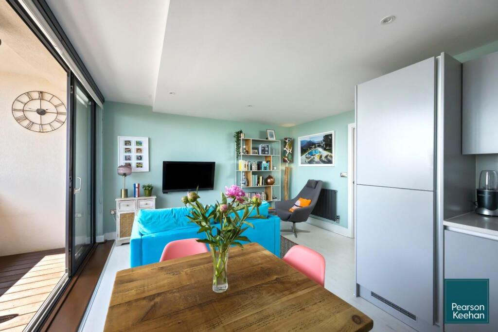 Living/Kitchen Room