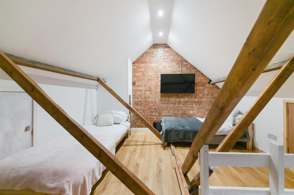 CHIPSTEAD WAY,42- (6).jpg