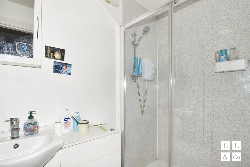 STUDIO BATHROOM