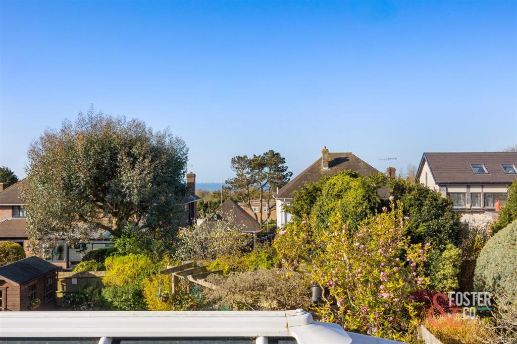 Whitethorn Drive 9 Views-005.jpg