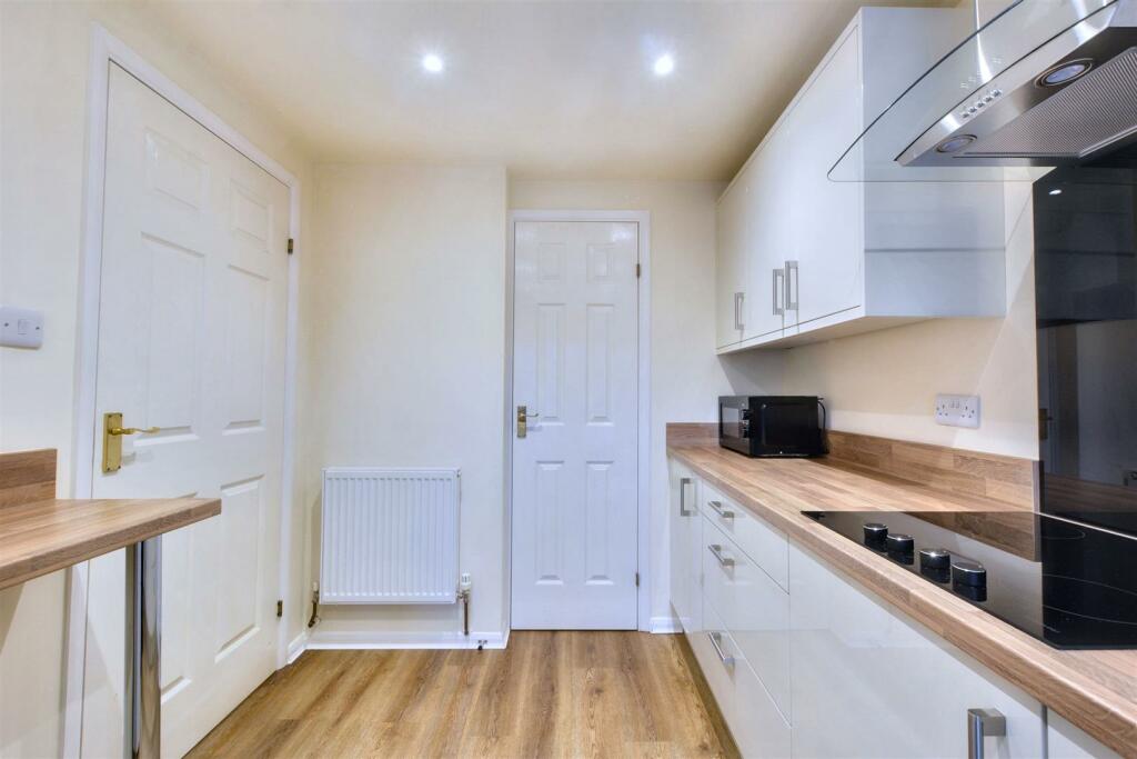Kitchen_2.jpeg