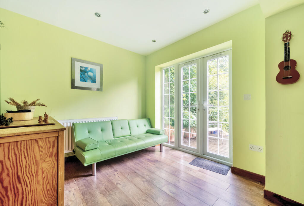 1332745-10-688879...