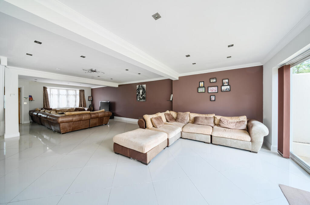 1309259-12-684866...