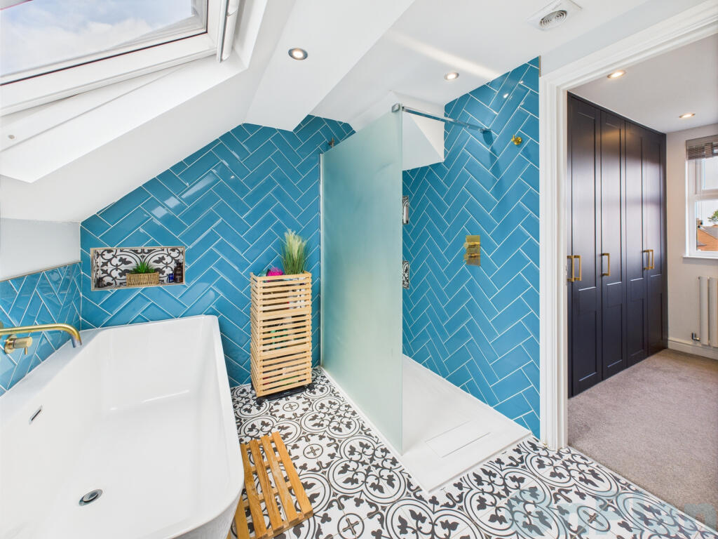 CAM04024G0-PR0029-STILL012