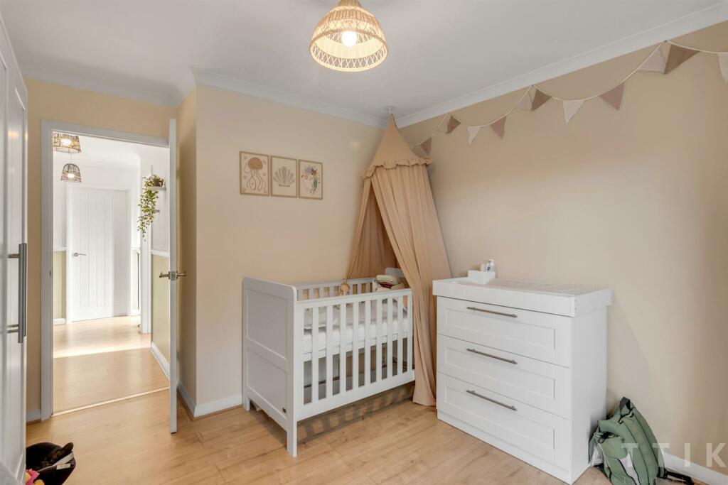 36 Lansbury Rd, Halesworth IP19 8SA (3).jpg