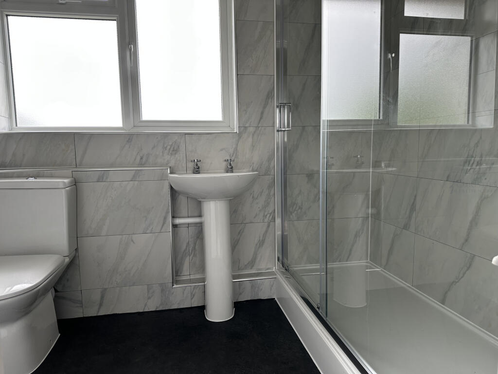 Bathroom.JPG